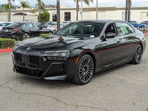2025 BMW 750e xDrive