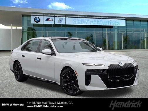 Alpine White 2025 BMW 760 760i xDrive