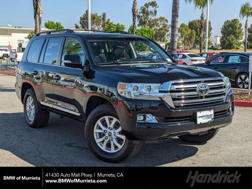 2017 Toyota Land Cruiser V8