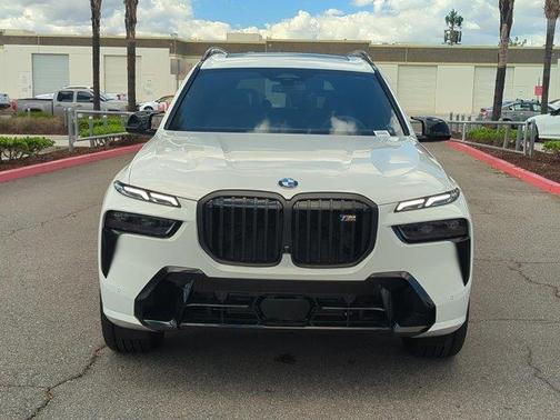 2026 BMW X7 M60i