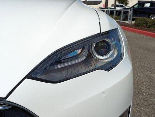 2015 Tesla Model S 70
