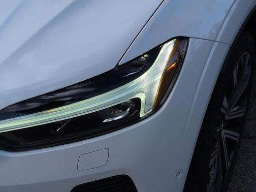 2023 Volvo XC60 B6 Ultimate Bright Theme