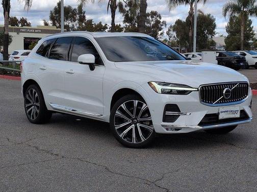 2023 Volvo XC60 B6 Ultimate Bright Theme