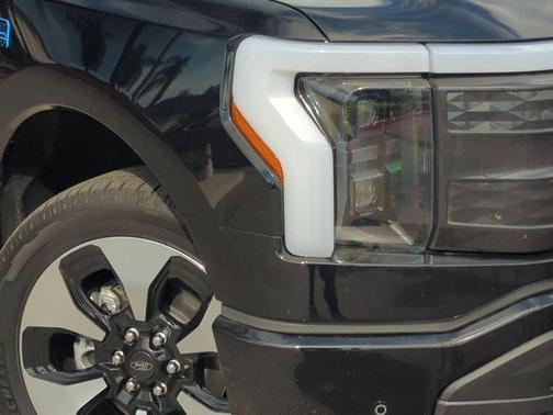 2025 Ford F-150 Lightning Platinum