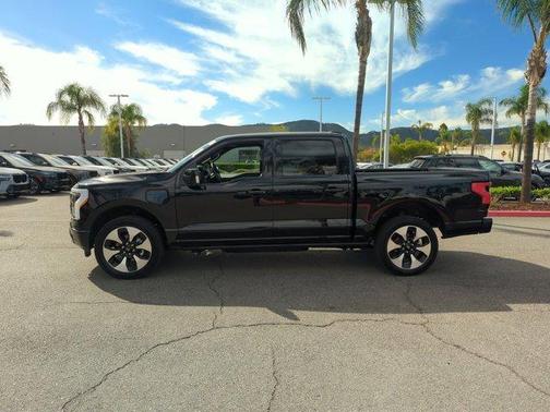 2025 Ford F-150 Lightning Platinum