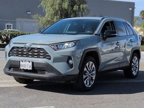 2019 Toyota RAV4 XLE Premium