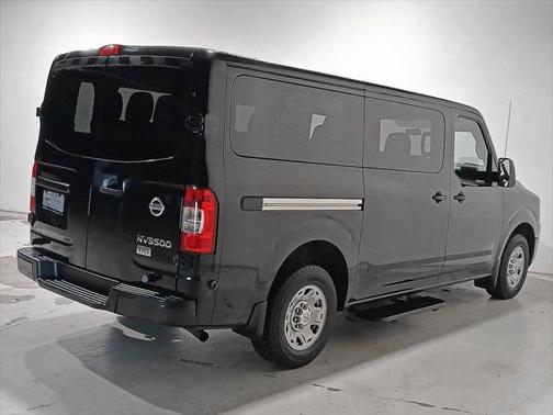 2012 Nissan NV Passenger NV3500 HD S V6