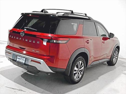 2022 Nissan Pathfinder SL 4WD