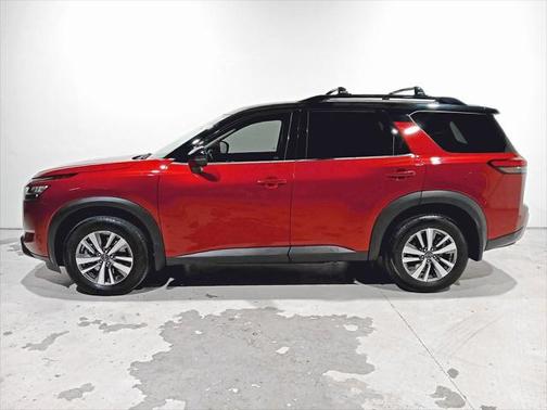 2022 Nissan Pathfinder SL 4WD
