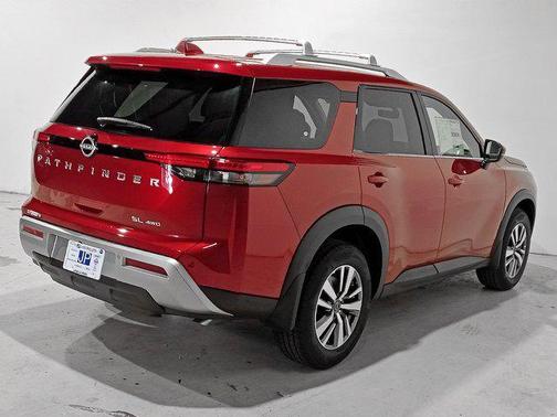 2025 Nissan Pathfinder SL 4WD