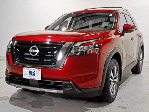 2025 Nissan Pathfinder SL 4WD