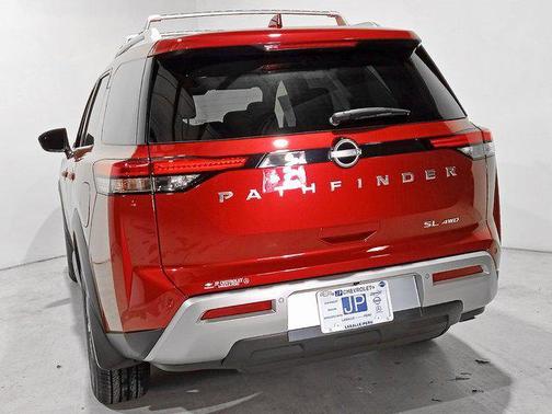 2025 Nissan Pathfinder SL 4WD