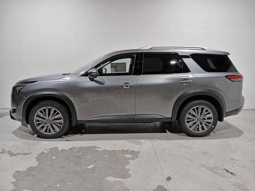 2025 Nissan Pathfinder SL 4WD