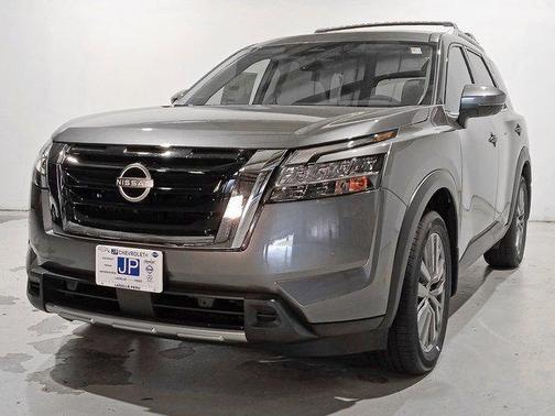 2025 Nissan Pathfinder SL 4WD