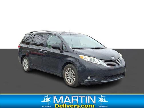 2013 Toyota Sienna XLE