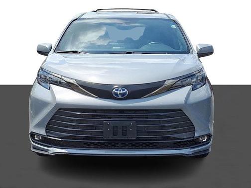 2024 Toyota Sienna Woodland Edition