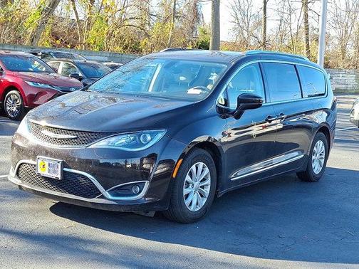 2018 Chrysler Pacifica Touring-L