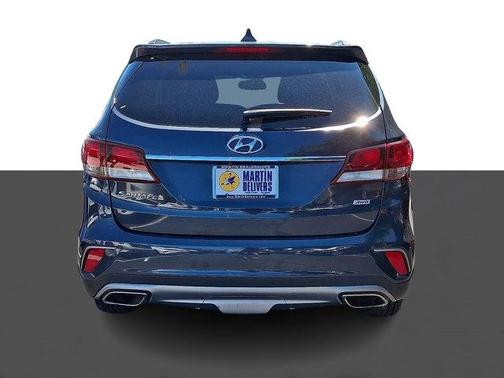 2017 Hyundai SANTA FE SE