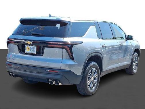 2024 Chevrolet Traverse LS