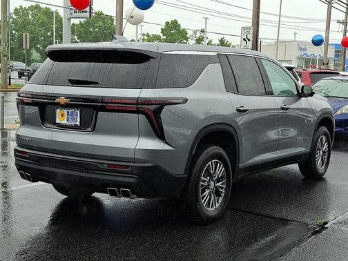 2024 Chevrolet Traverse LS