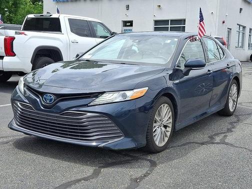 2020 Toyota Camry Hybrid XLE