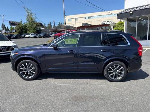 2016 Volvo XC90 T6 Momentum