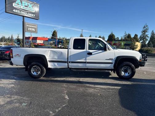 2001 Chevrolet Silverado 2500 LS H/D Extended Cab