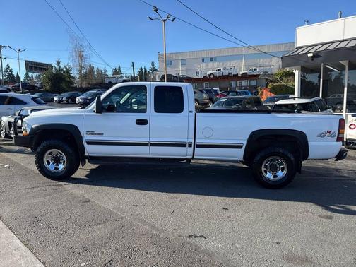 2001 Chevrolet Silverado 2500 LS H/D Extended Cab