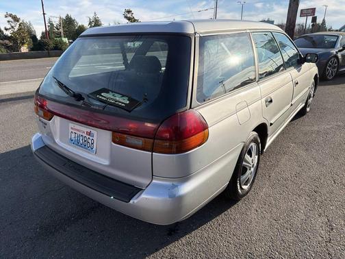 1999 Subaru Legacy Base