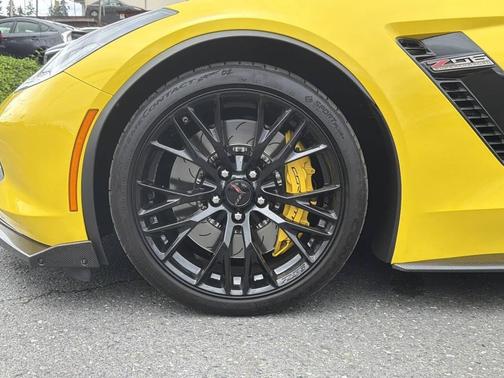 Corvette Racing Yellow Tintcoat 2017 Chevrolet Corvette Z06