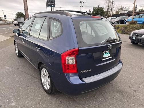 2008 Kia Rondo LX