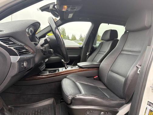 Alpine White 2012 BMW X5 xDrive 35i Sport Activity