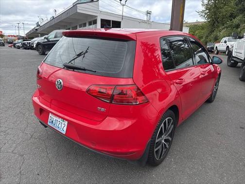 2016 Volkswagen Golf TSI SE 4-Door