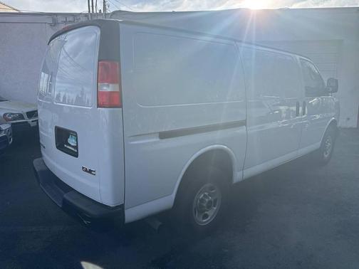 2023 GMC Savana 2500 Work Van