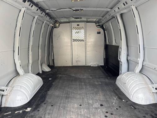 2023 GMC Savana 2500 Work Van