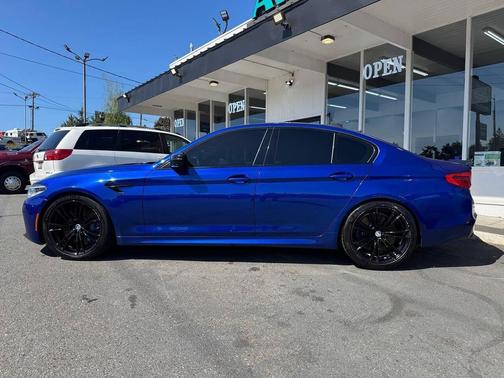 Marina Bay Blue Metallic 2019 BMW M5 Competition