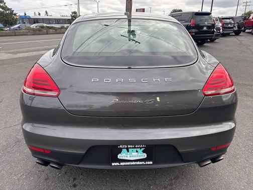 2014 Porsche Panamera 4S
