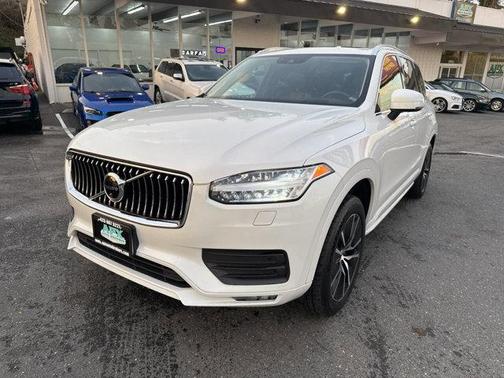 2020 Volvo XC90 T6 Momentum