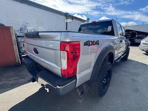 Ingot Silver 2017 Ford F-250 XLT