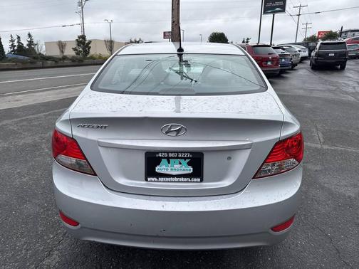 2013 Hyundai Accent SE