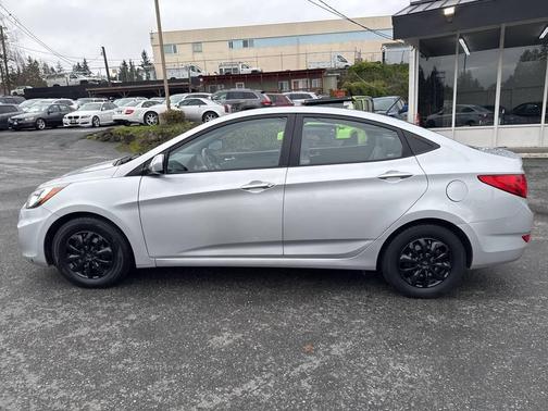 2013 Hyundai Accent SE