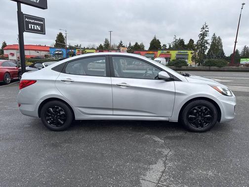 2013 Hyundai Accent SE