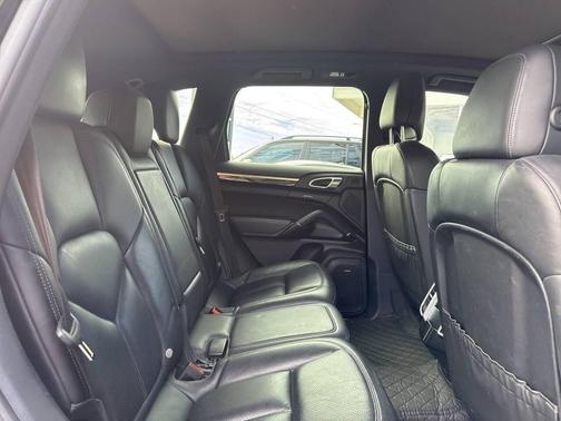 2016 Porsche Cayenne S