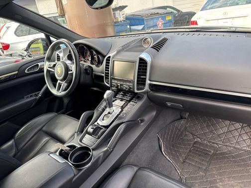 2016 Porsche Cayenne S