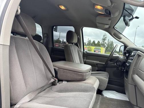 Bright Silver Metallic Clearcoat 2004 Dodge Ram 3500 SLT 4dr Quad Cab 4WD LB DRW