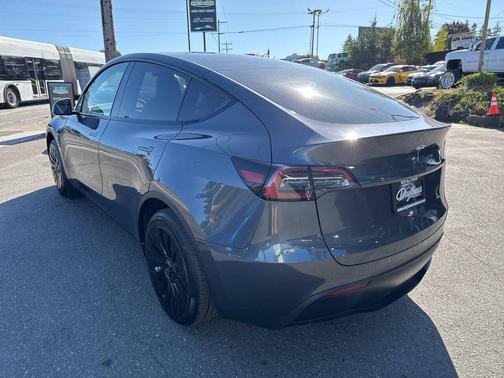 2023 Tesla Model Y Long Range AWD 4dr Crossover