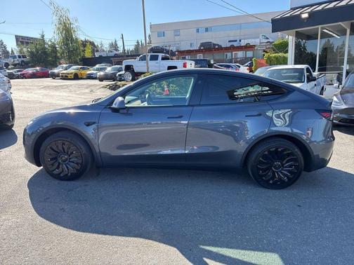 2023 Tesla Model Y Long Range AWD 4dr Crossover