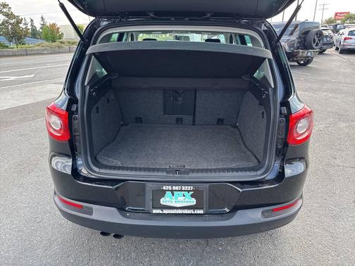 2011 Volkswagen Tiguan SE
