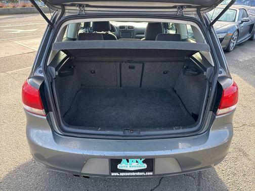 2011 Volkswagen Golf 2.5L 2-Door