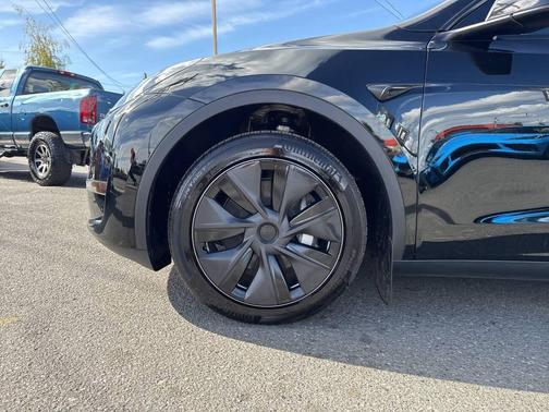 2025 Tesla Model Y Long Range Dual Motor All-Wheel Drive